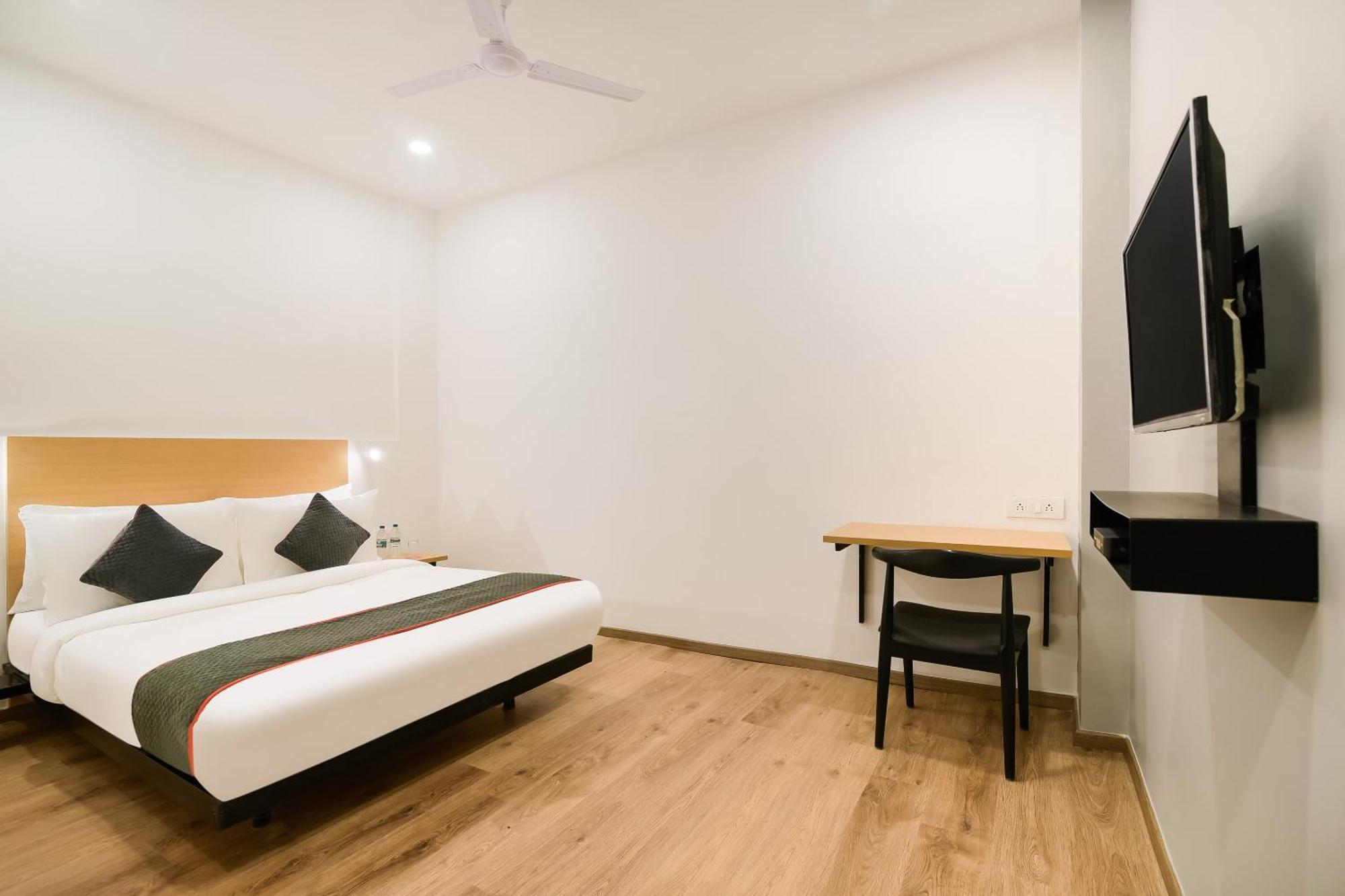 Hotel Townhouse The Awadh Airport Near Chaudhary Charan Singh International Airport Bijnaur Esterno foto