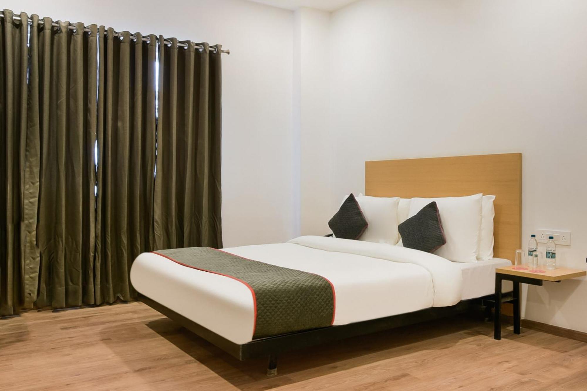 Hotel Townhouse The Awadh Airport Near Chaudhary Charan Singh International Airport Bijnaur Esterno foto