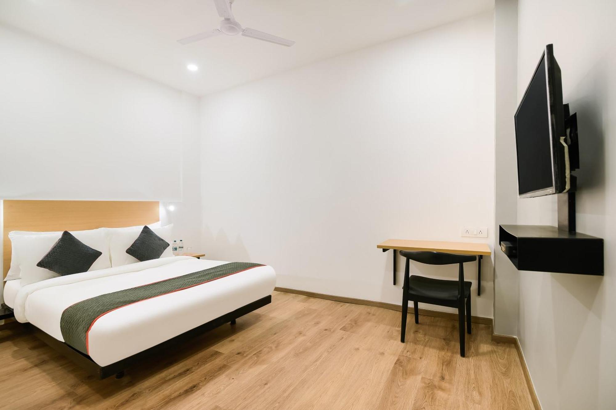 Hotel Townhouse The Awadh Airport Near Chaudhary Charan Singh International Airport Bijnaur Esterno foto