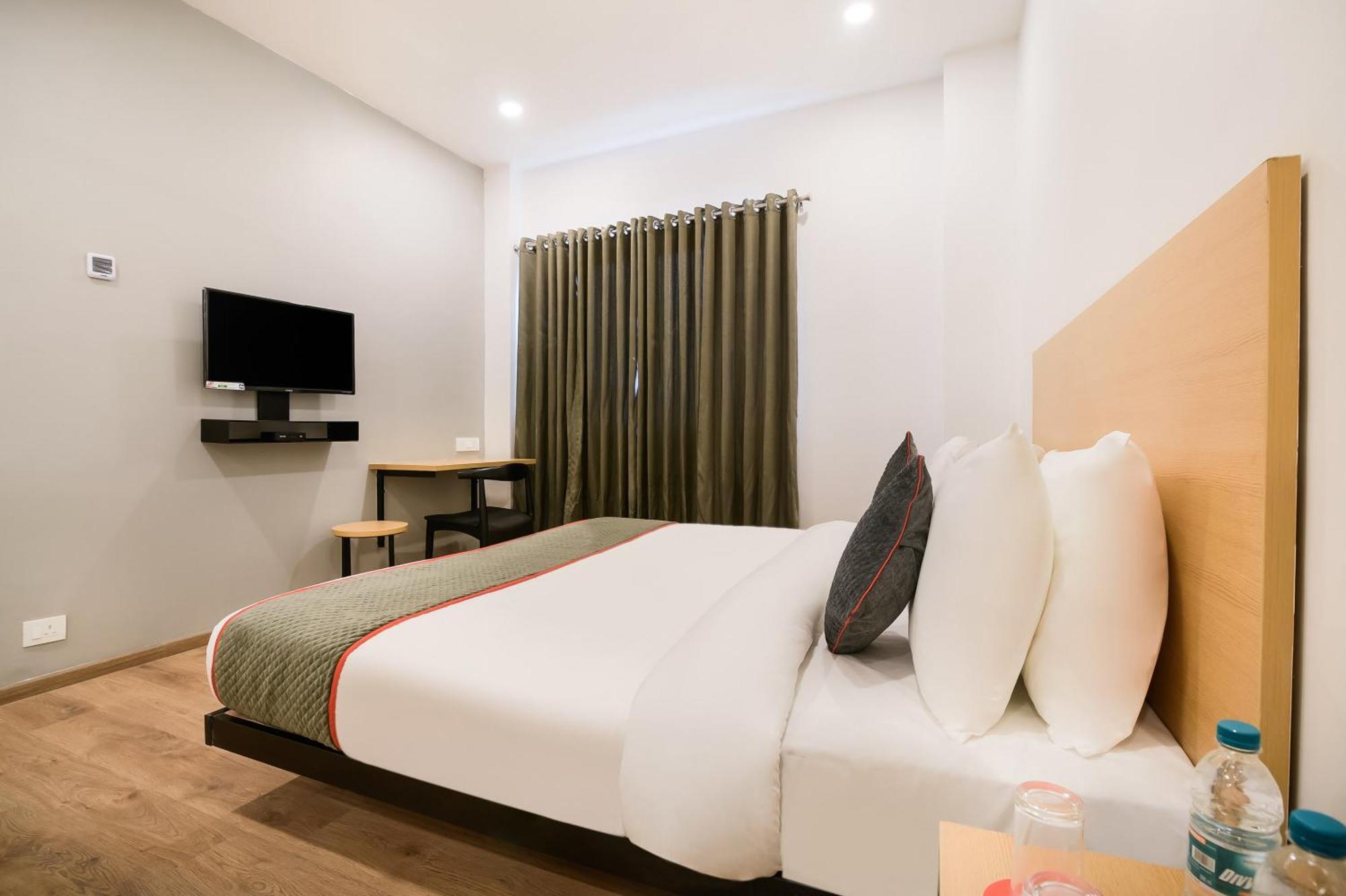 Hotel Townhouse The Awadh Airport Near Chaudhary Charan Singh International Airport Bijnaur Esterno foto
