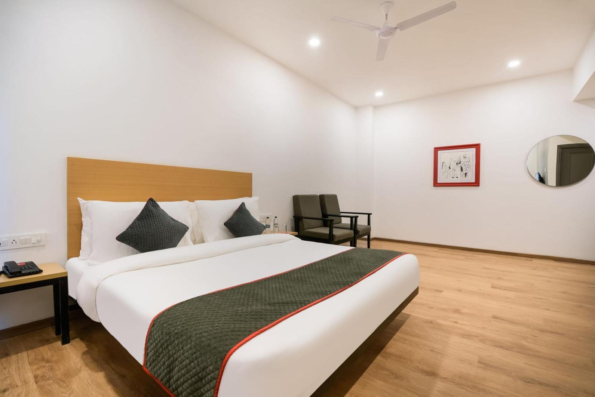 Hotel Townhouse The Awadh Airport Near Chaudhary Charan Singh International Airport Bijnaur Esterno foto