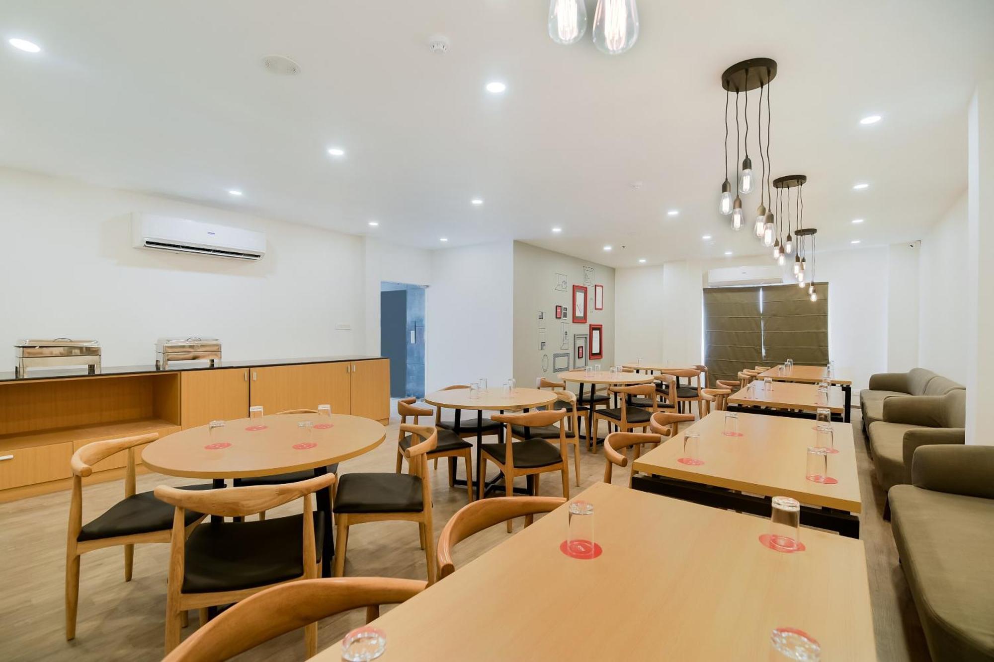 Hotel Townhouse The Awadh Airport Near Chaudhary Charan Singh International Airport Bijnaur Esterno foto