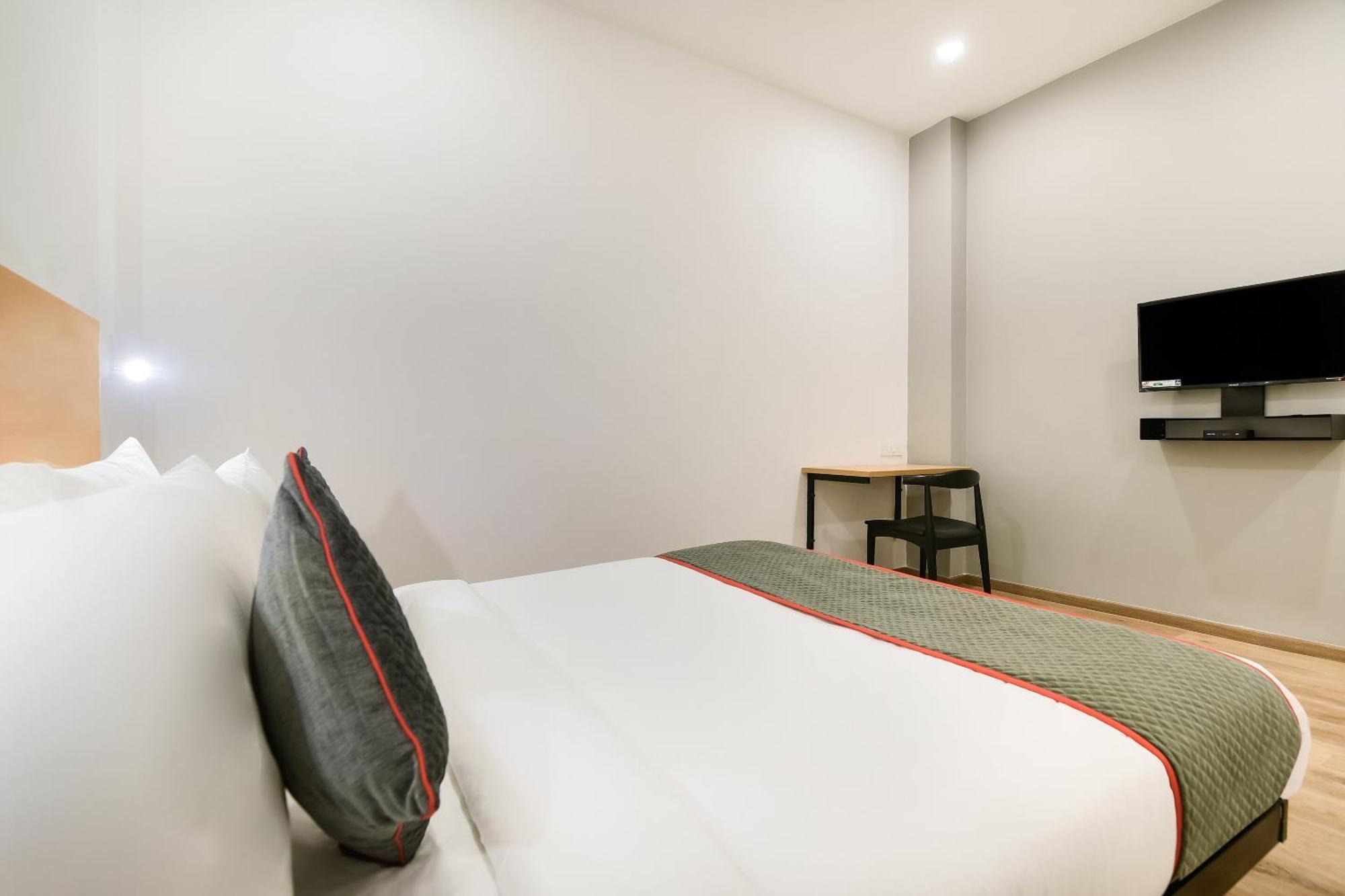 Hotel Townhouse The Awadh Airport Near Chaudhary Charan Singh International Airport Bijnaur Esterno foto