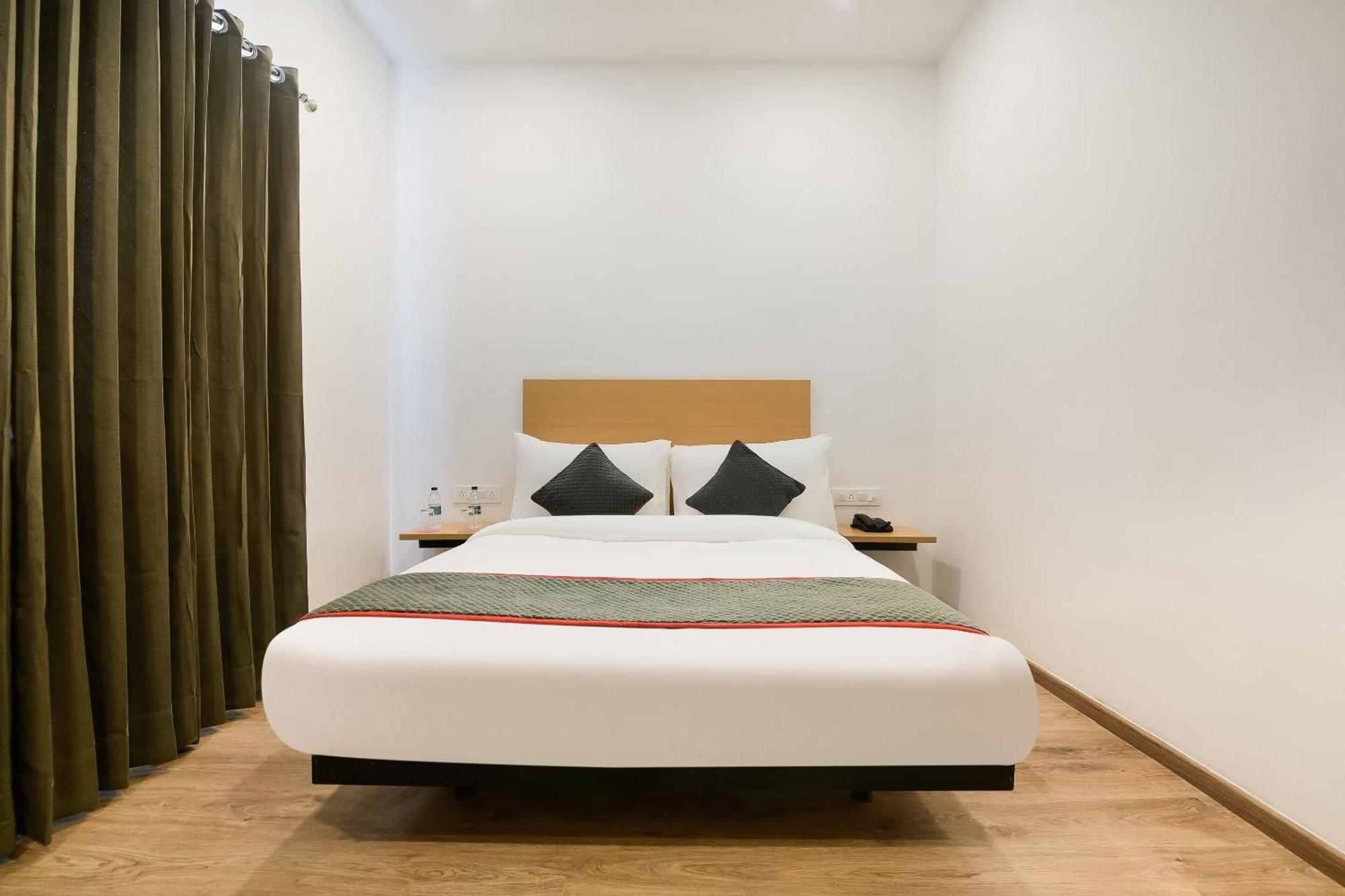 Hotel Townhouse The Awadh Airport Near Chaudhary Charan Singh International Airport Bijnaur Esterno foto